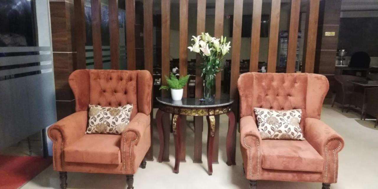 Ganapati Airport Hotel Κατμαντού Εξωτερικό φωτογραφία