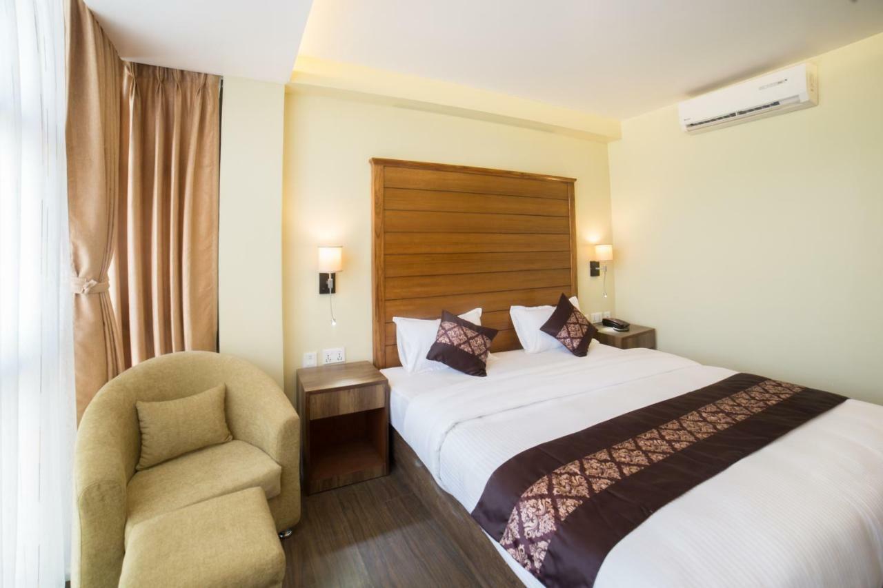 Ganapati Airport Hotel Κατμαντού Εξωτερικό φωτογραφία